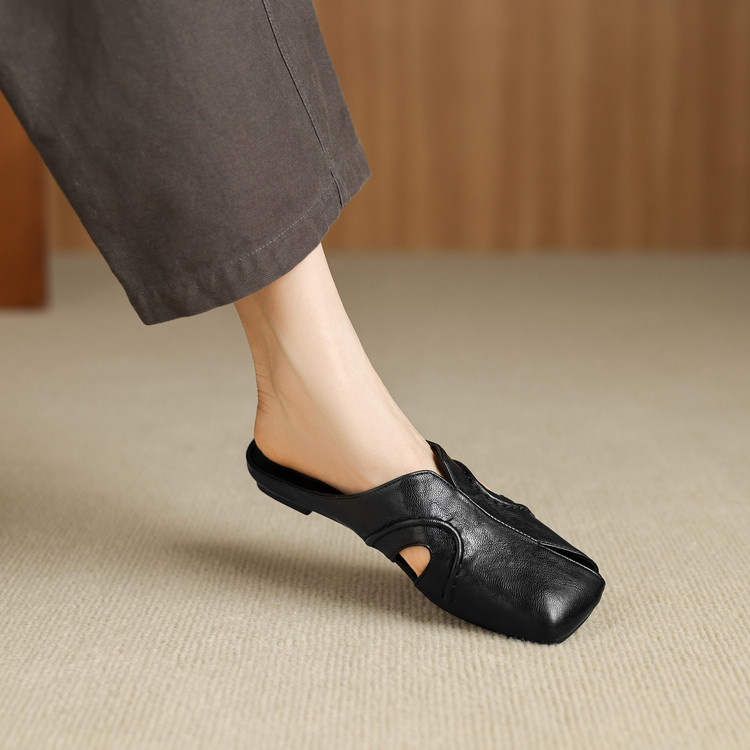 Women's Closed Toe Slippers Breathable Microfiber Low Heel