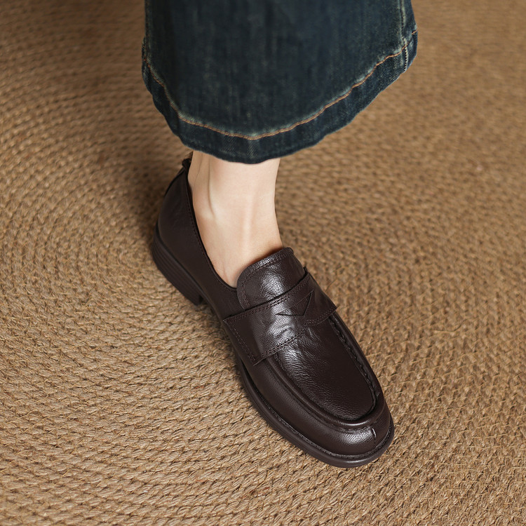 Women's Deep Mouth Flat Shoes in Black or Brown - Style m.html