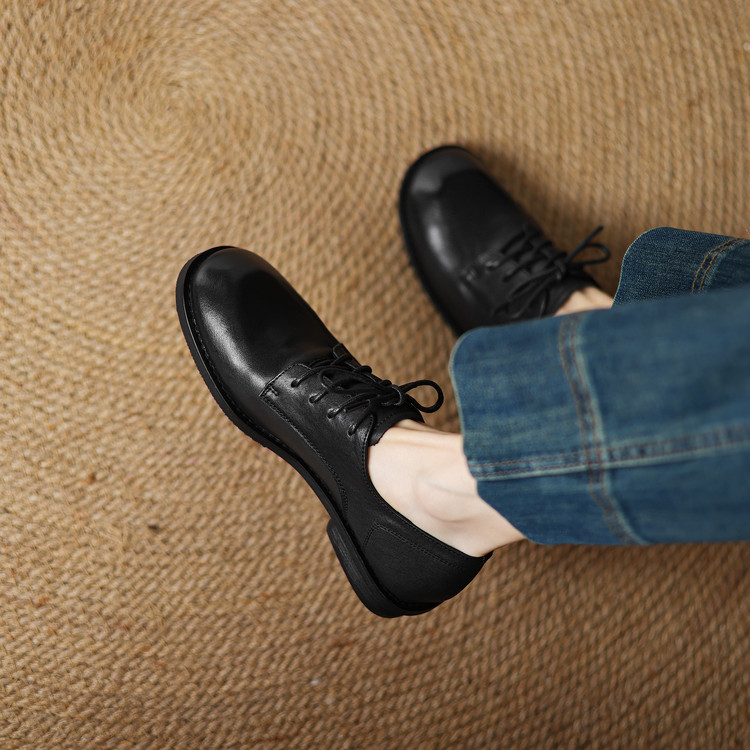 Women's Deep Mouth Flat Shoes in Genuine Leather - Style o.html