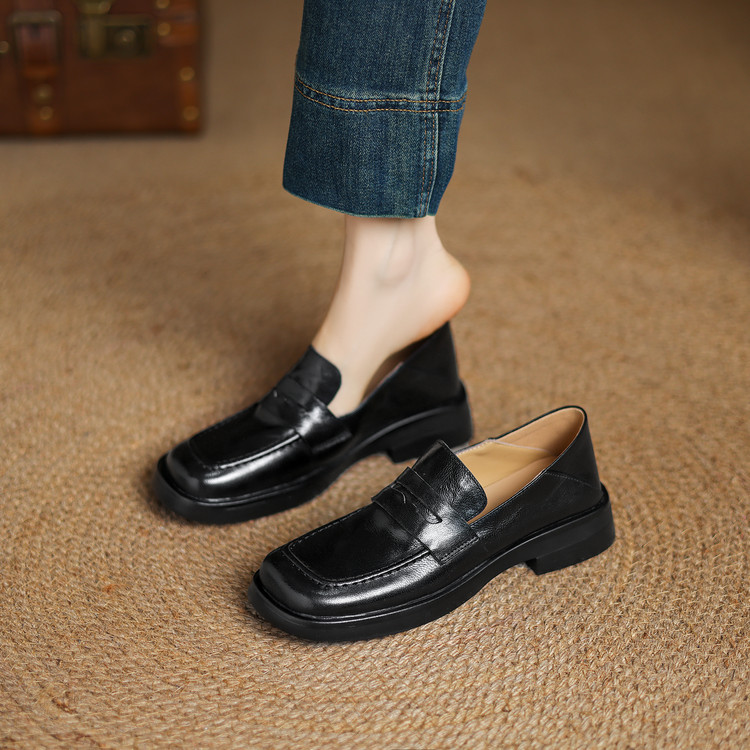 Women's Deep Mouth Flat Shoes in Sheepskin with Square Toe